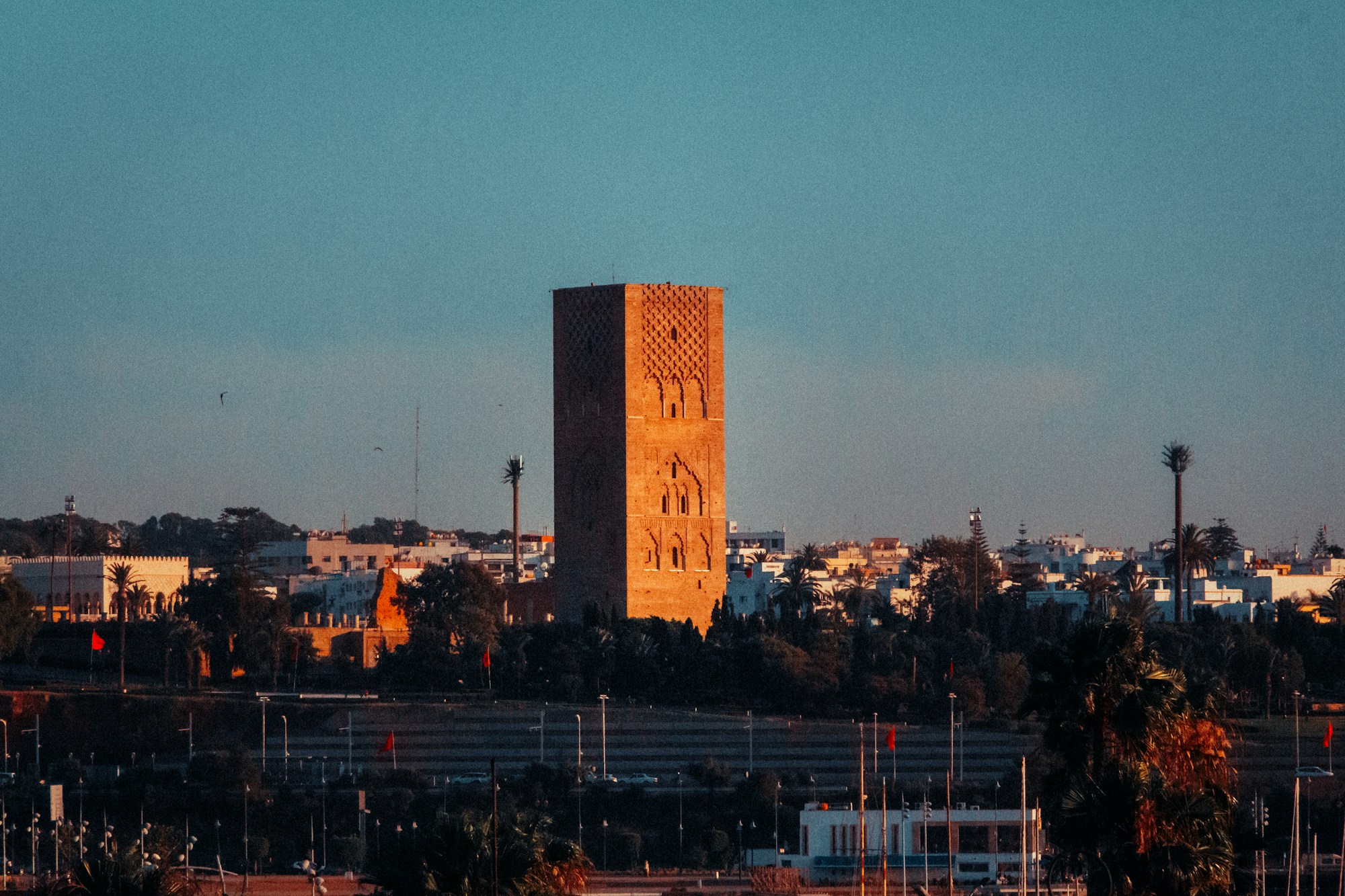 İlk kadın başbakan döneminin başladığı Fas'ın başkenti Rabat'ta Hasan Kulesi