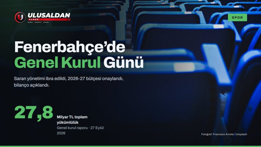 Stadyumda boş mavi koltuk sıraları