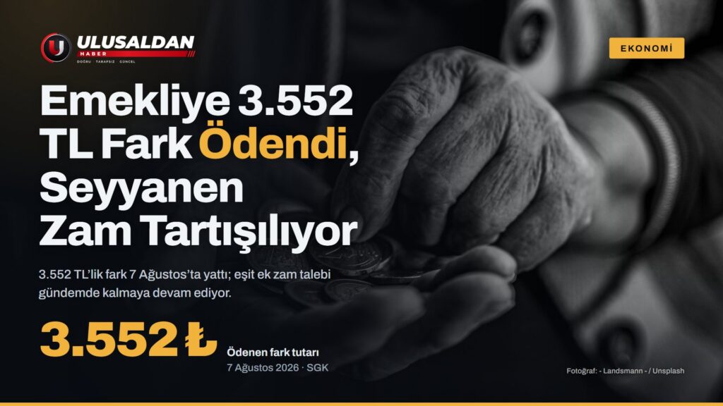 Siyah beyaz, madeni para sayan yaşlı bir elin yakın çekimi (emekli aylığı haberi, temsili görsel)