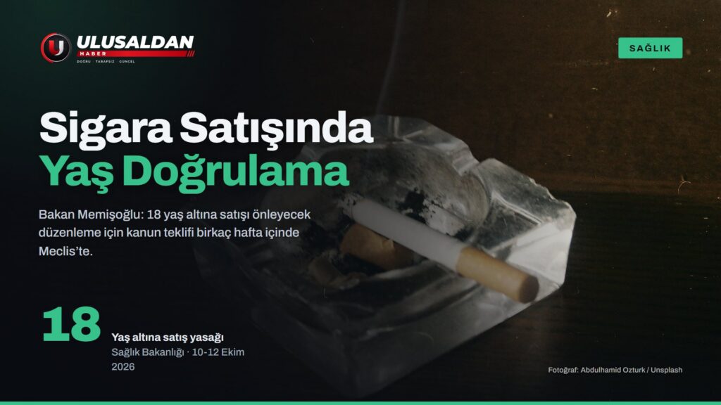 Cam bir kül tablası üzerinde duran yanık sigara (temsilî)