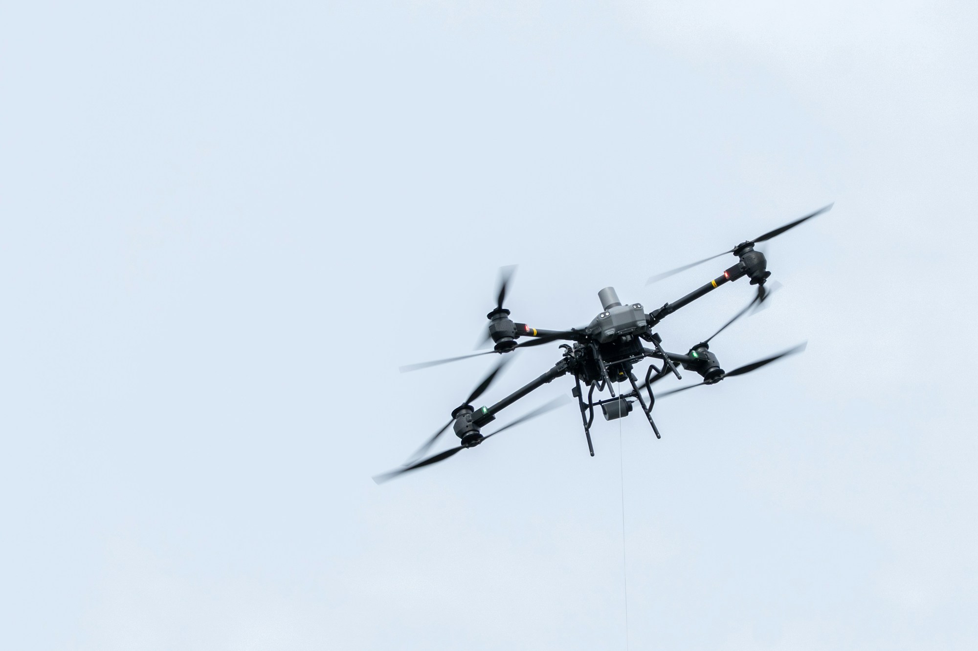 TEKNOFEST Şanlıurfa haberi için temsilî görsel: gökyüzünde süzülen bir dron